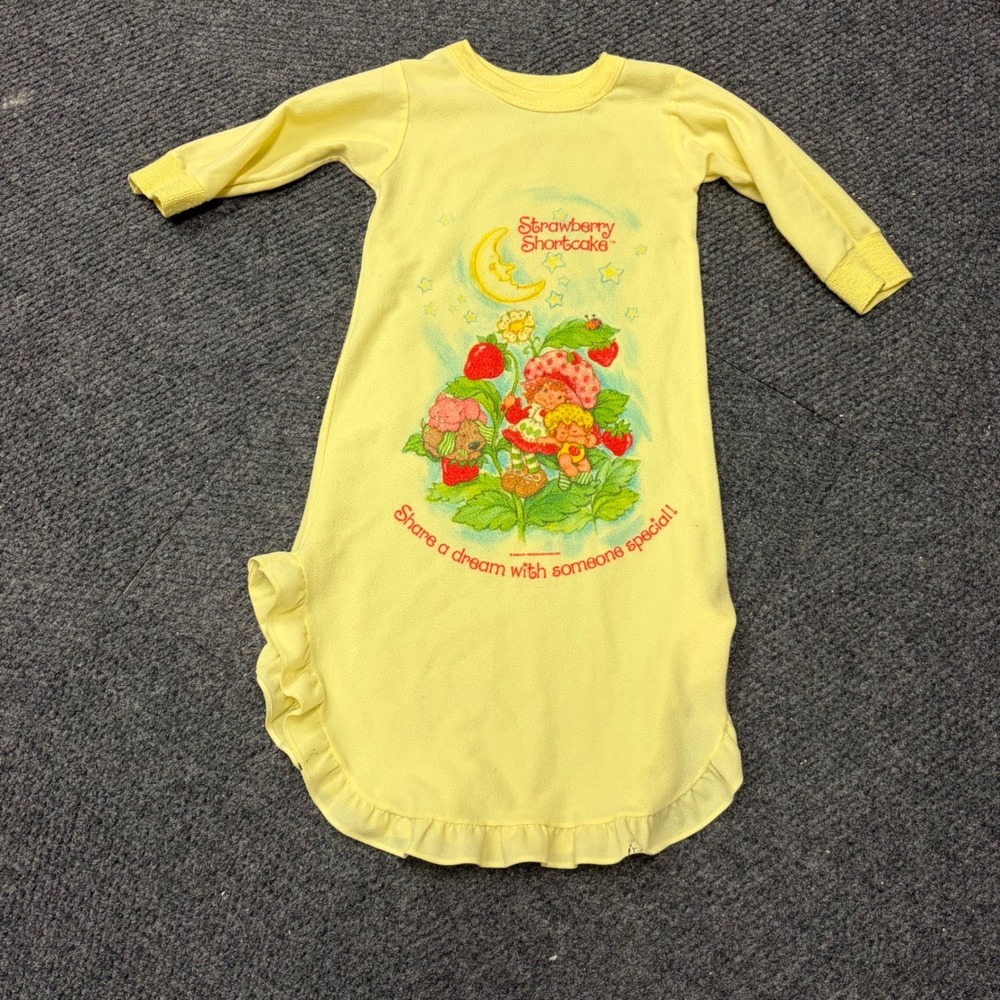 Vtg Strawberry Shortcake Girls Nightgown Yellow Ruffle 1980s Graphic Nightie